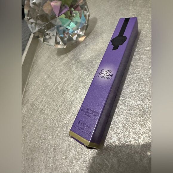 Viktor & Rolf Good Fortune Eau de Parfum – Travel Spray 10ml - Picture 3 of 17